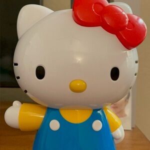 Hello Kitty dancing figurine